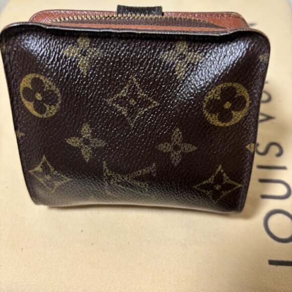 LOUIS VUITTON MONOGRAM SNAP WALLET AUTHENTIC-VINTAGE🎉 - Picture 2 of 8